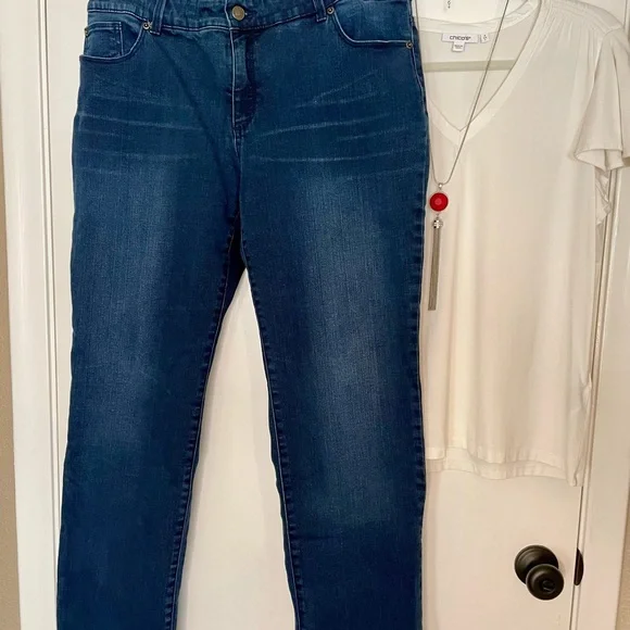 Chico’s So Slimming Jeans size 3 Short (petite) Denim Blue Medium Wash (large)16 - Picture 4 of 11